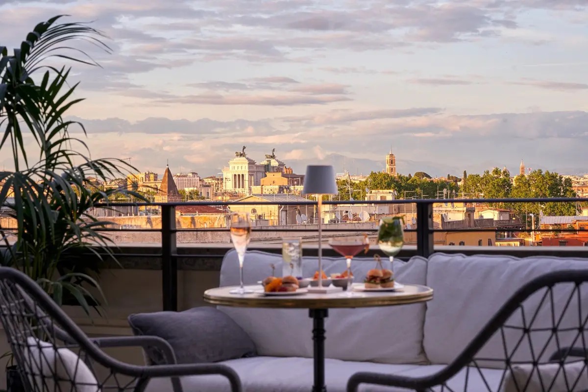 Una cena sulla terrazza da “Dolce Vita” di Unahotels con vista su Trastevere
