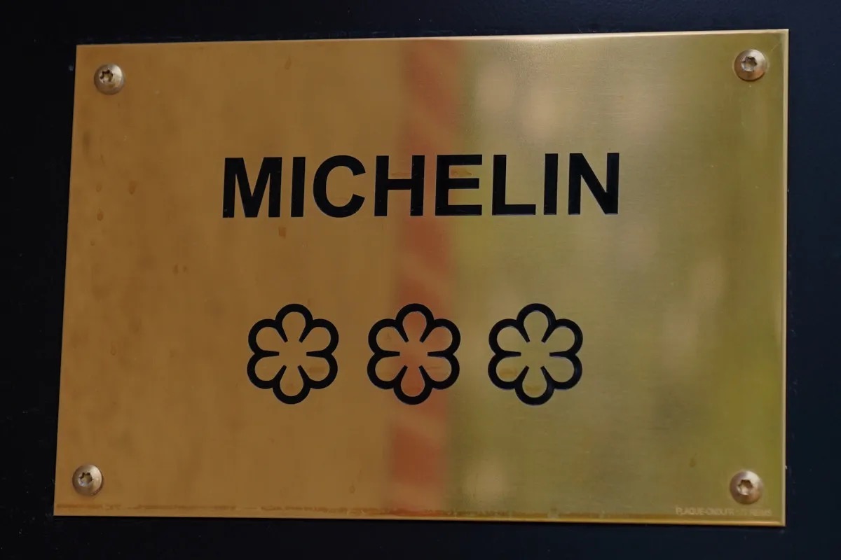 Tutti i ristoranti tre stelle Michelin in Italia: cuochi, curiosità e piatti iconici 