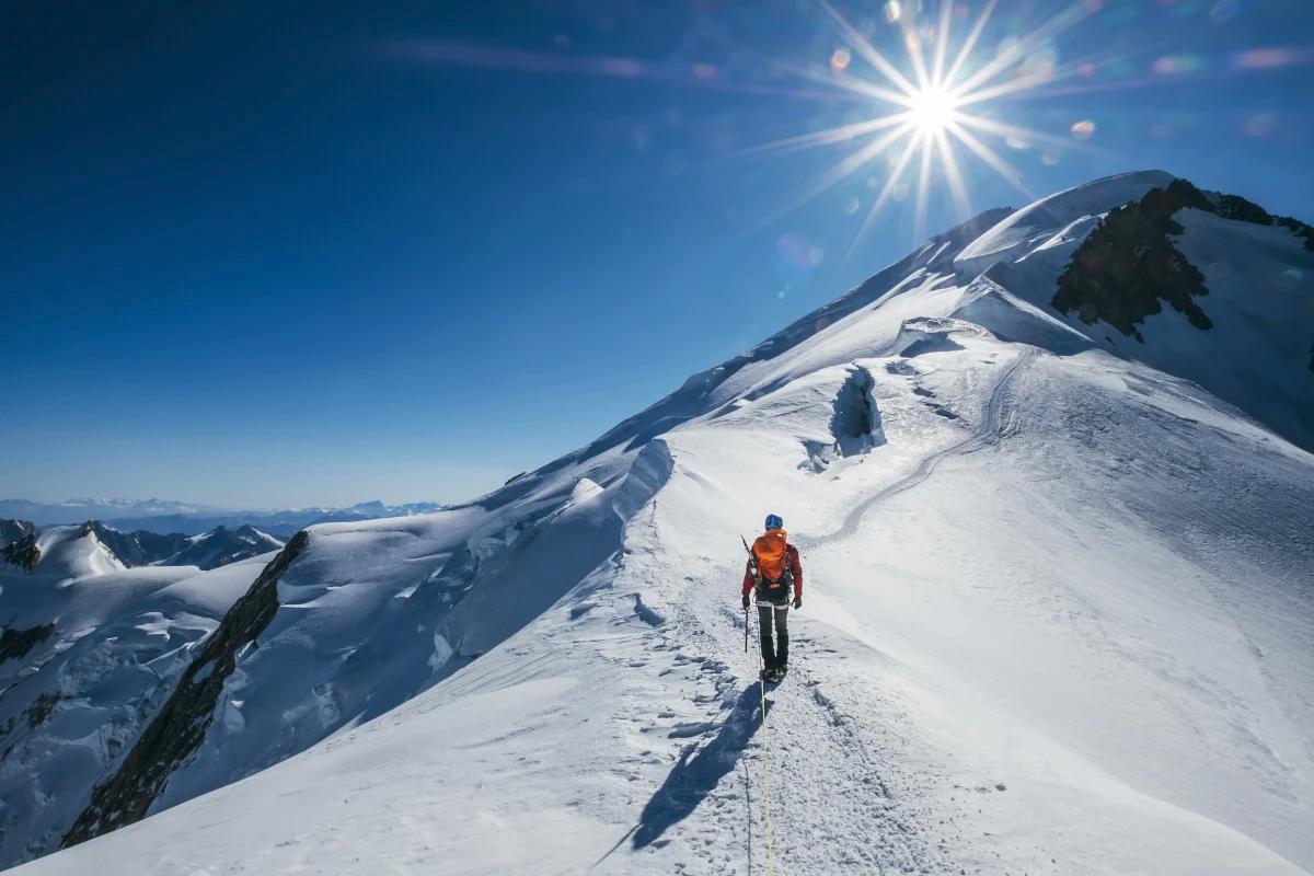 Per scalare il Monte Bianco servirà una cauzione da 15mila euro. Proposta choc o soluzione?