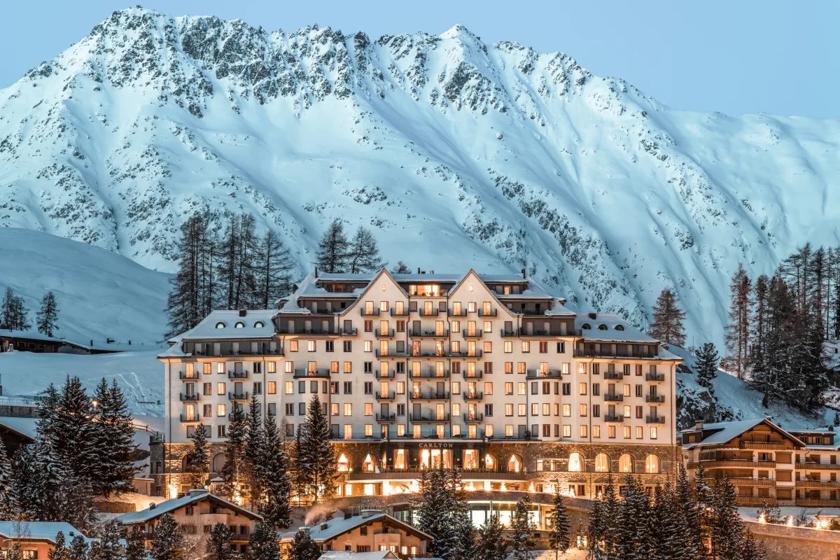 Alpi svizzere, il lusso sulla neve declinato da 8 hotel tra le montagne