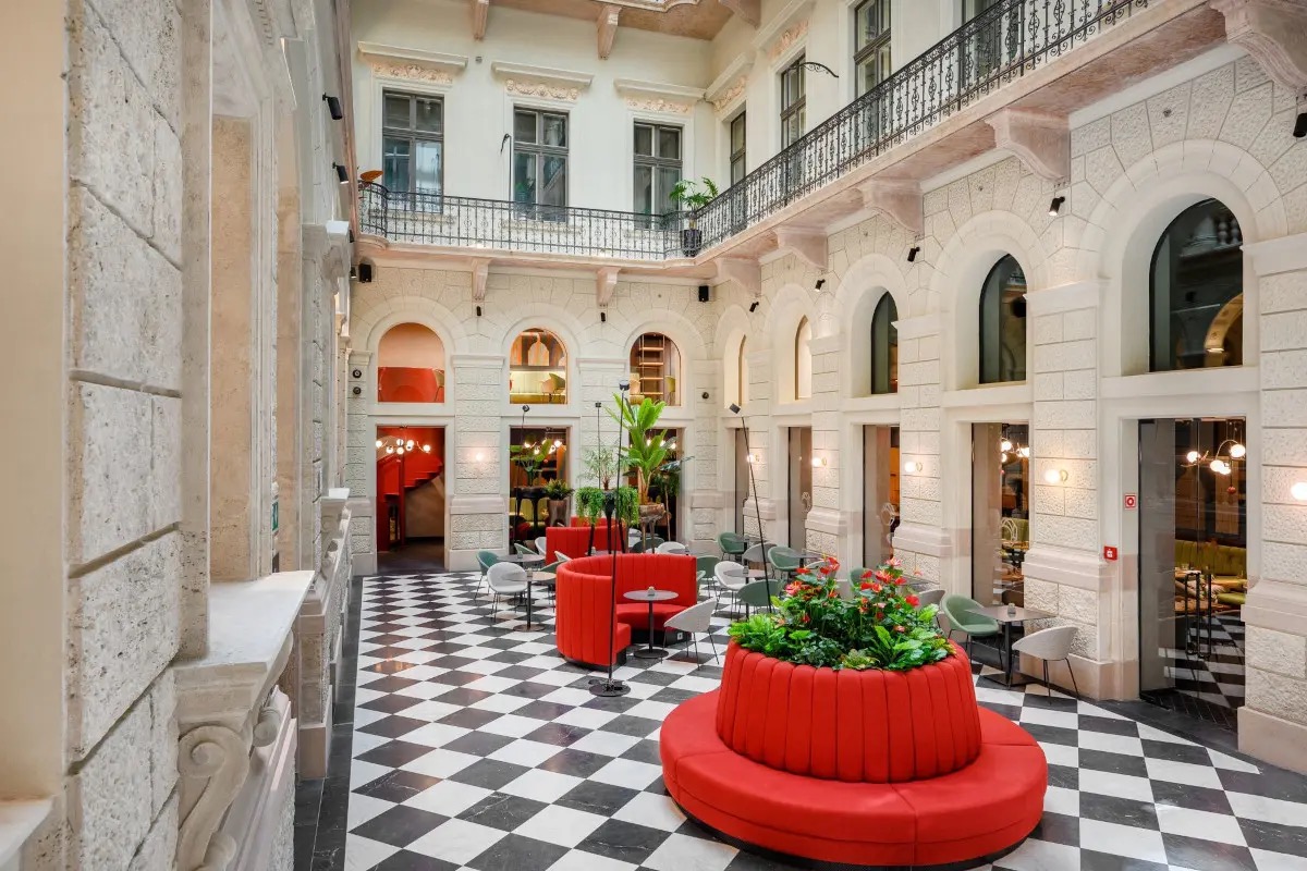 Quando il design incontra il classico: il nuovo Hotel Oktogon di Budapest