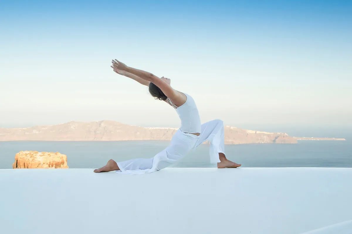 Lo yoga di fronte all’acqua: ecco i resort più esclusivi