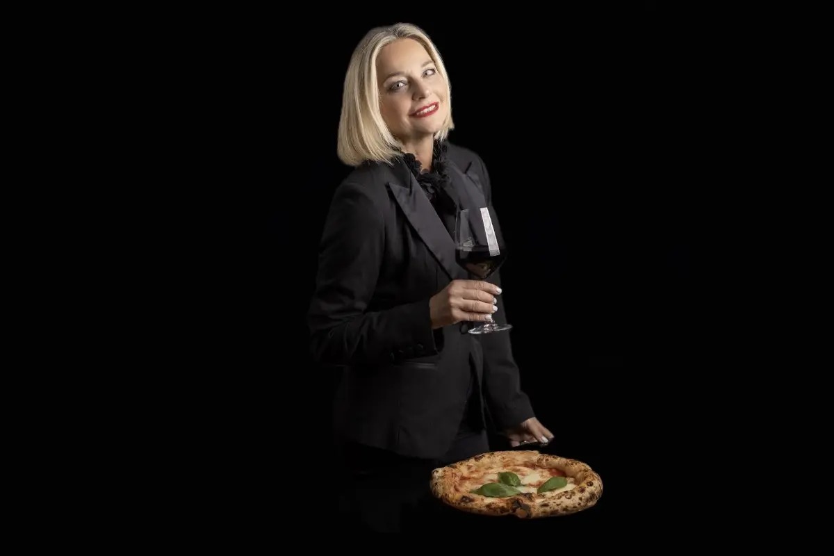 Pizza e vino: 101 abbinamenti da scoprire nel libro di Antonella Amodio